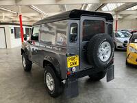 LAND ROVER DEFENDER 90