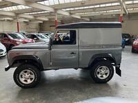 LAND ROVER DEFENDER 90
